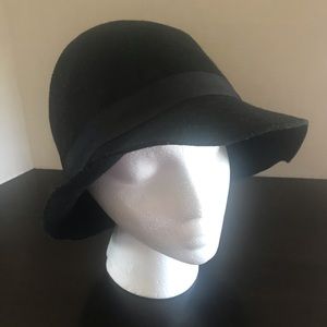 Black Wool Cloche Ribbon band detail L/XL